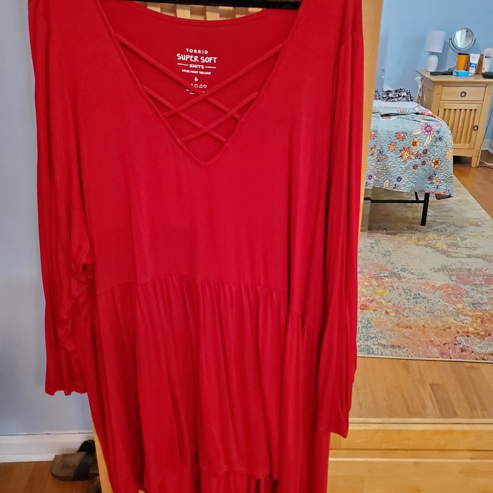 Torrid 6 super soft red LS top